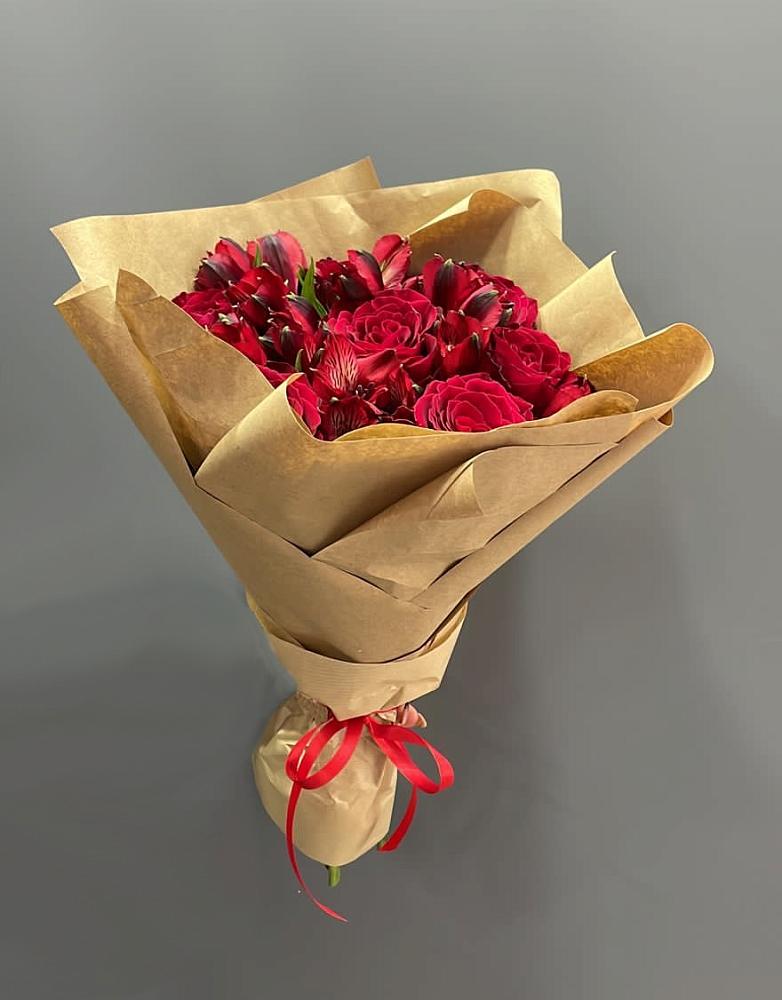 Букет цветов из: Альстромерии и Розы в Поселок опытного хозяйства Ермолино