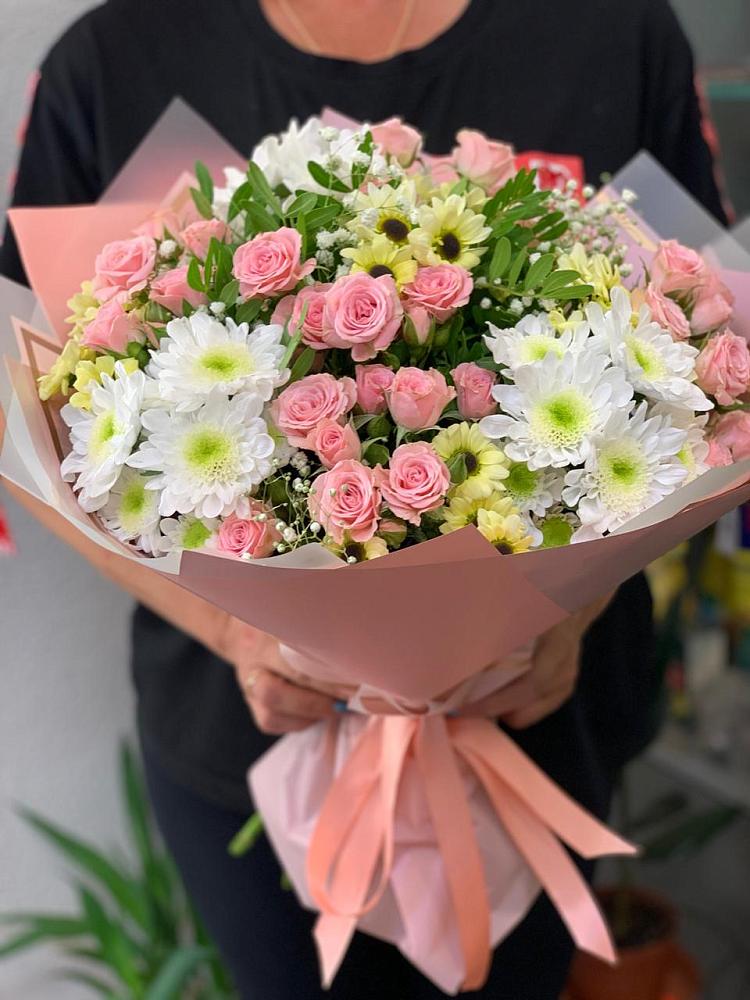 Букет цветов из: Розы и Хризантемы в Поселок опытного хозяйства Ермолино