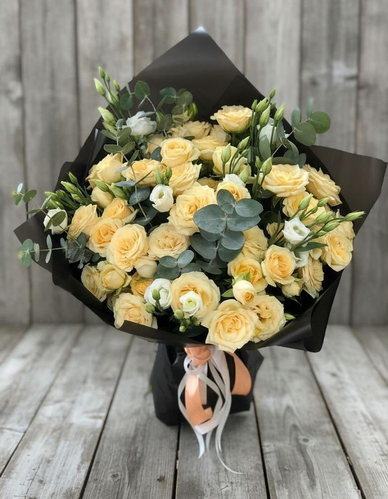 Букет цветов из: Розы и Лизиантусы в Поселок опытного хозяйства Ермолино