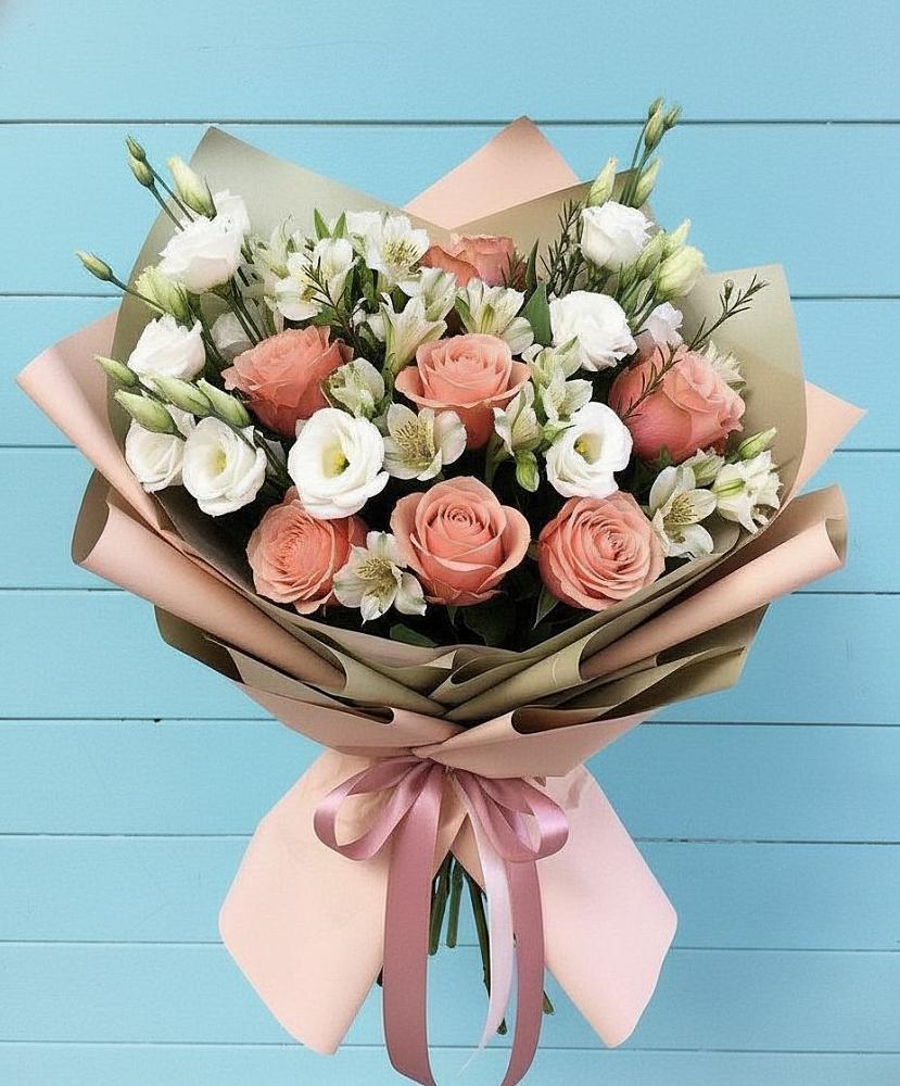 Букет цветов из: Розы, Альстромерии и Лизиантусы в Поселок опытного хозяйства Ермолино