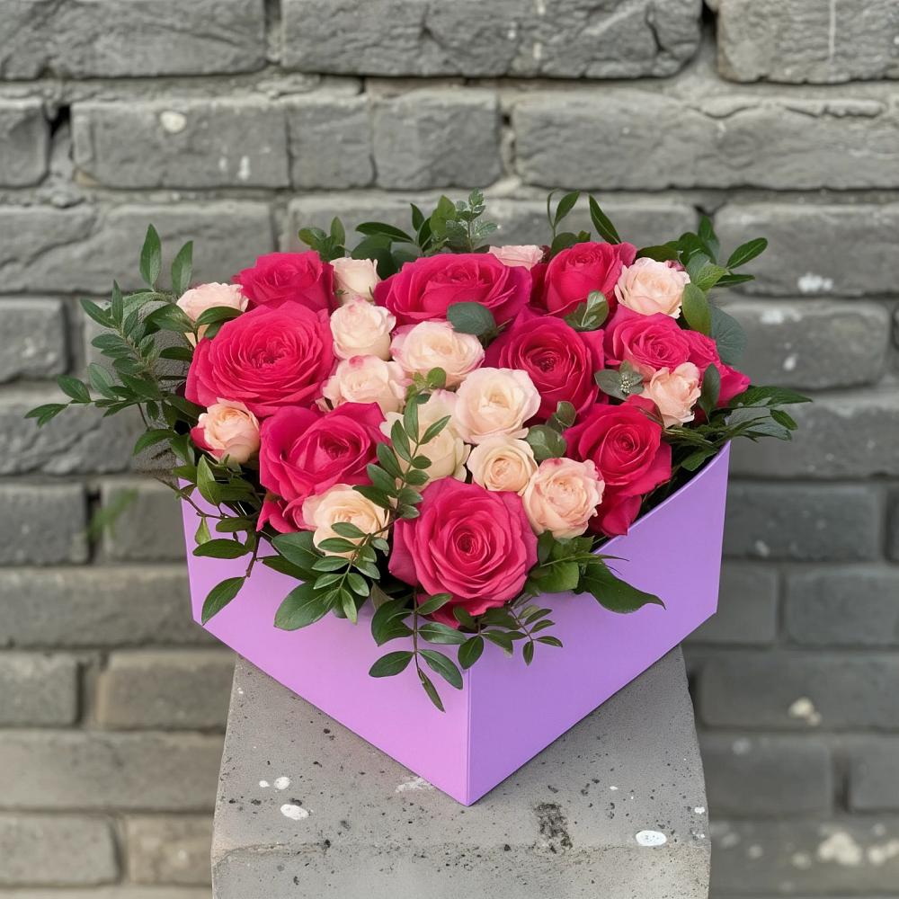 Цветочная композиция из Розы в коробке в Поселок опытного хозяйства Ермолино