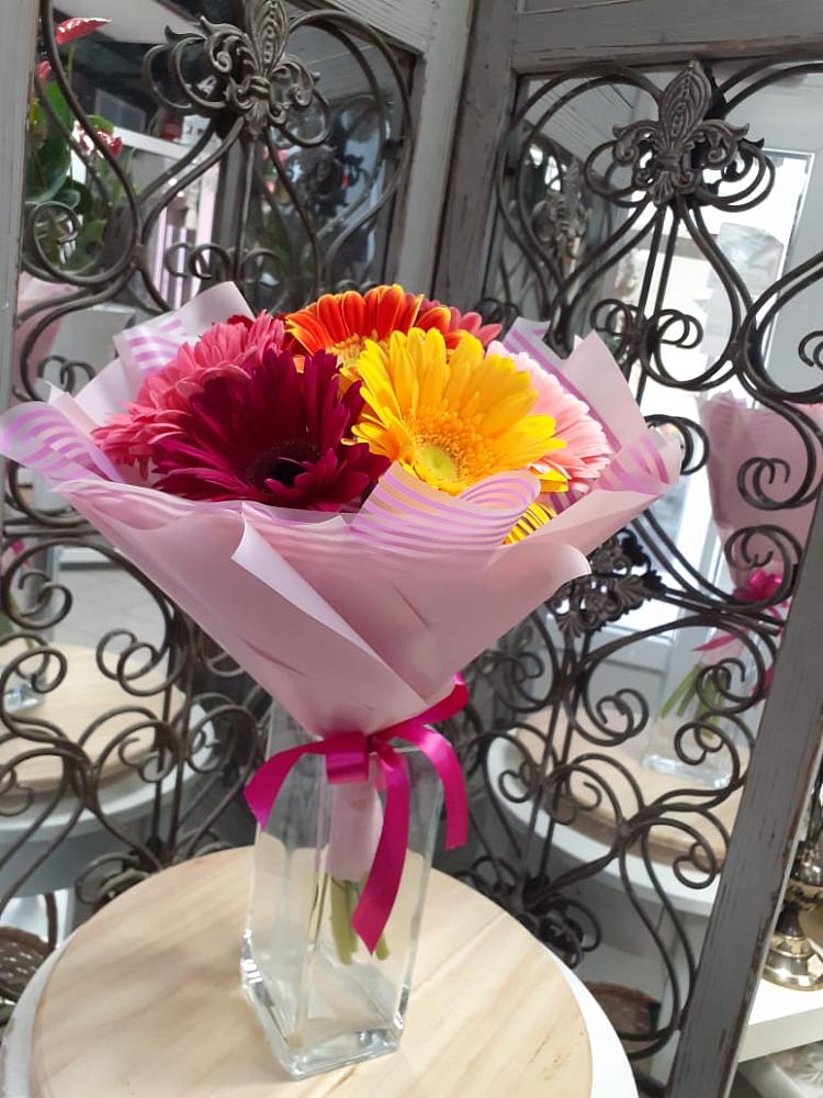 Букет цветов из: Герберы в Поселок опытного хозяйства Ермолино