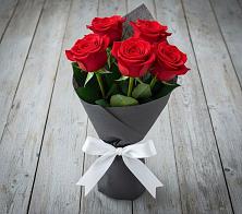 Букет 5 Красных роз Эдлесс Лав в Поселок опытного хозяйства Ермолино