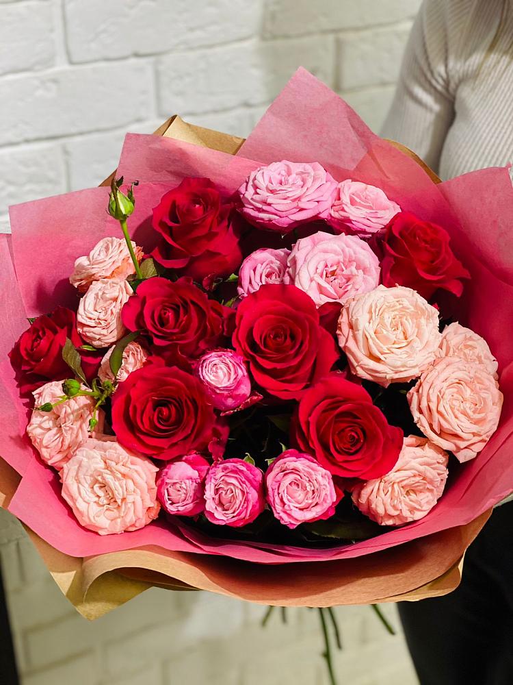 Букет цветов из: Розы в Поселок опытного хозяйства Ермолино