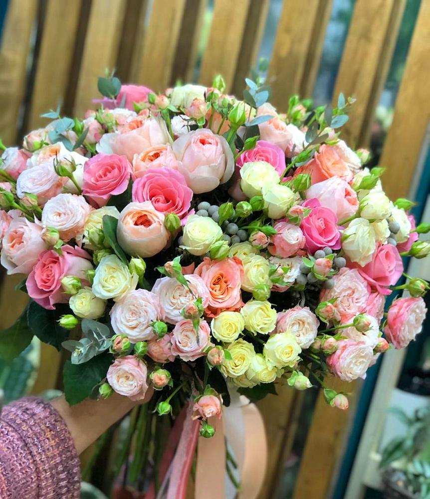 Букет цветов из: Розы в Поселок опытного хозяйства Ермолино