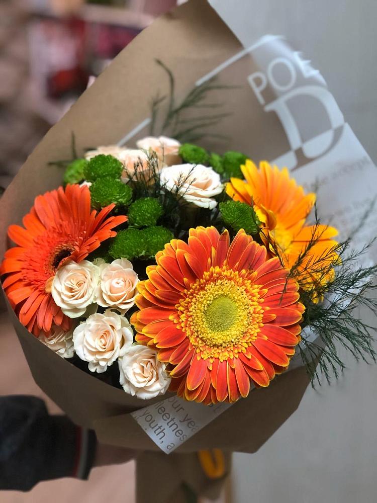 Букет цветов из: Герберы, Хризантемы и Розы в Поселок опытного хозяйства Ермолино
