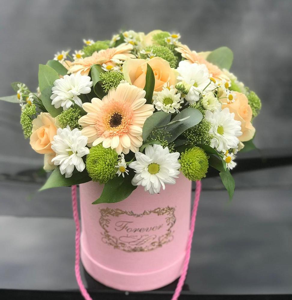 Цветочная композиция из Розы, Герберы и Хризантемы в шляпной коробке в Поселок опытного хозяйства Ермолино