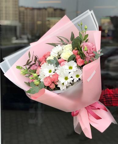 Букет цветов из: Розы, Лизиантусы и Хризантемы в Поселок опытного хозяйства Ермолино